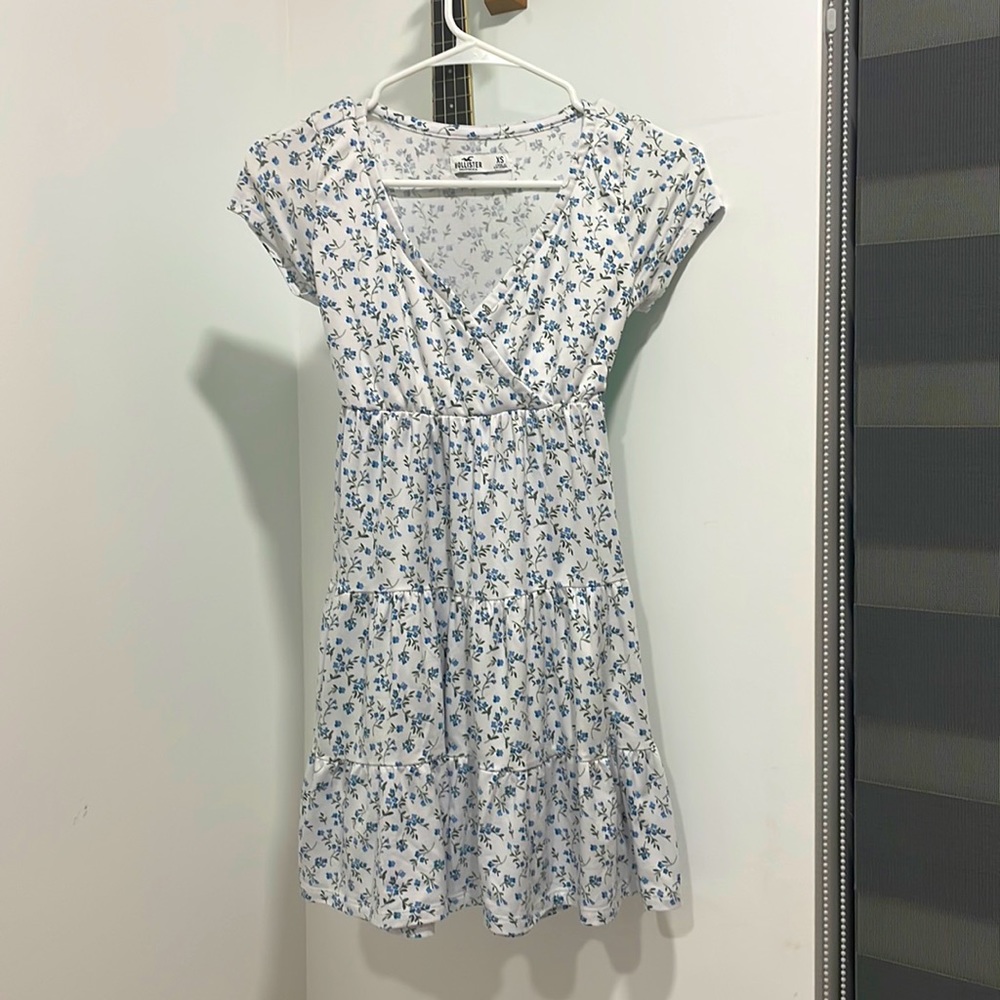 Summer Hollister White Flower Cottage Dress